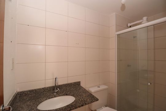 Banheiro Social de apartamento para alugar com 2 quartos, 70m² em Cabula, Salvador