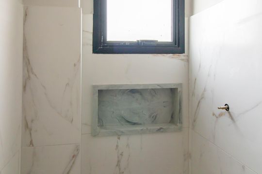 Banheiro  de apartamento para alugar com 2 quartos, 48m² em Jardim Vila Galvao, Guarulhos