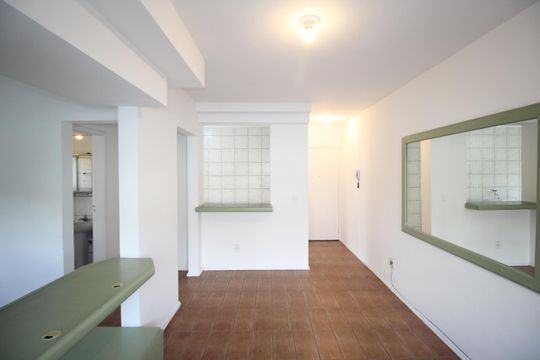 Sala de apartamento à venda com 1 quarto, 45m² em Petrópolis, Porto Alegre
