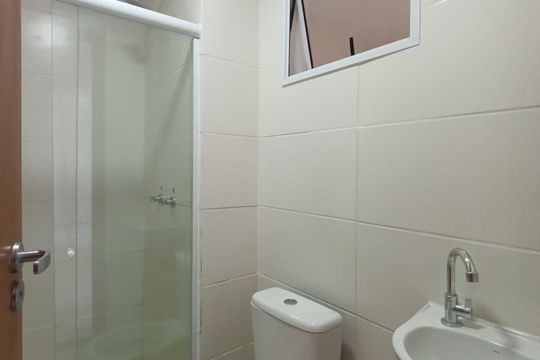 Banheiro de apartamento para alugar com 2 quartos, 46m² em Santa Amélia, Belford Roxo
