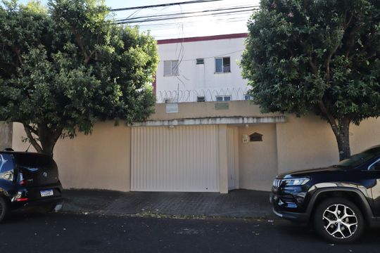 Fachada de apartamento para alugar com 2 quartos, 65m² em Santa Mônica, Uberlândia
