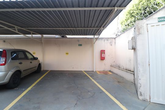 Garagem de apartamento para alugar com 2 quartos, 65m² em Santa Mônica, Uberlândia