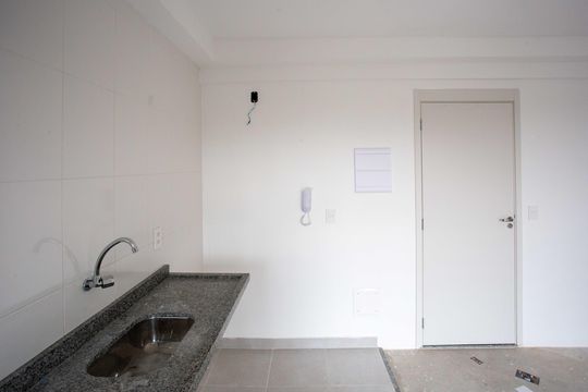 Cozinha de apartamento à venda com 2 quartos, 47m² em Vila do Encontro, São Paulo