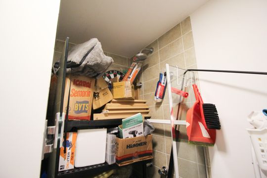 Banheiro de serviço de apartamento à venda com 3 quartos, 102m² em Itaim Bibi, São Paulo