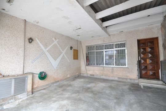 Garagem de casa para alugar com 2 quartos, 120m² em Vila Albertina, São Paulo