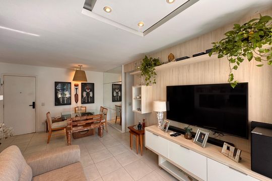 Sala de apartamento à venda com 4 quartos, 107m² em Barra da Tijuca, Rio de Janeiro