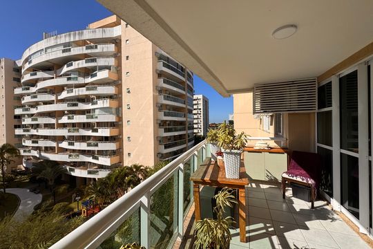 Varanda de apartamento à venda com 4 quartos, 107m² em Barra da Tijuca, Rio de Janeiro