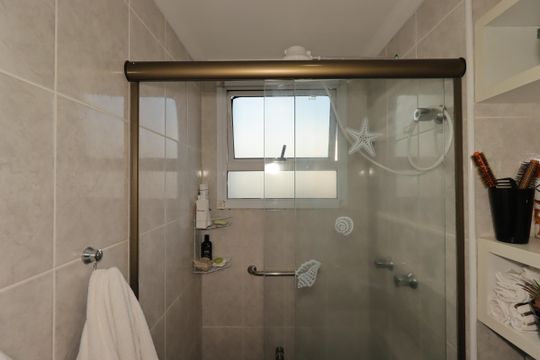 Banheiro da Suíte de apartamento à venda com 2 quartos, 50m² em Vila América, Santo André
