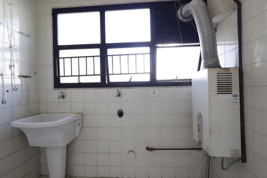 Área de Serviço de apartamento para alugar com 3 quartos, 132m² em Vila Andrade, São Paulo