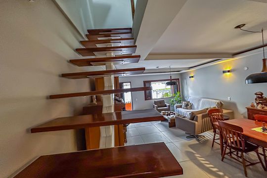 Casa de Condomínio à venda com 3 quartos, 180m² em Cosme Velho, Rio de Janeiro