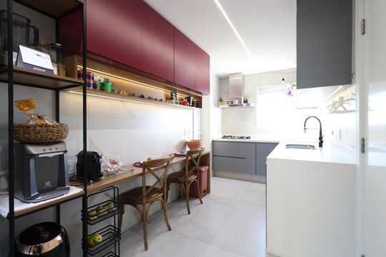 Cozinha de apartamento à venda com 3 quartos, 164m² em Vila Romana, São Paulo