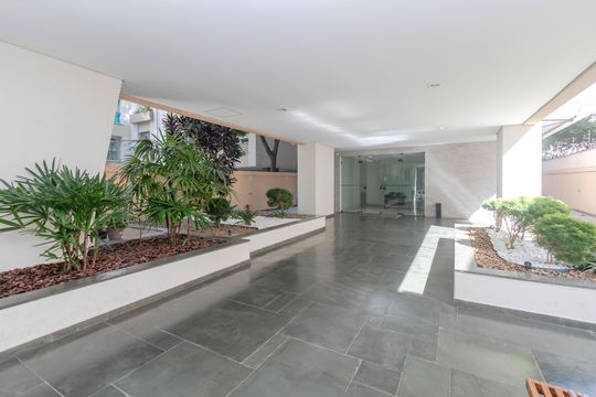 Entrada de apartamento à venda com 2 quartos, 108m² em Jardim Paulista, São Paulo