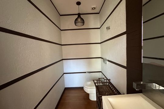 Lavabo de casa de condomínio para alugar com 5 quartos, 600m² em Morada dos Pinheiros (aldeia da Serra), Barueri