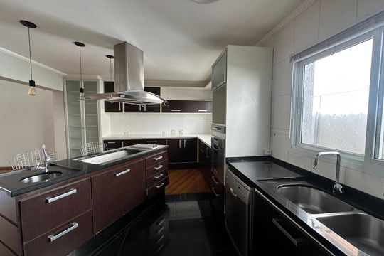 Cozinha de casa de condomínio para alugar com 5 quartos, 600m² em Morada dos Pinheiros (aldeia da Serra), Barueri