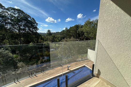 Varanda de casa de condomínio à venda com 4 quartos, 304m² em Santana de Parnaíba, Barueri