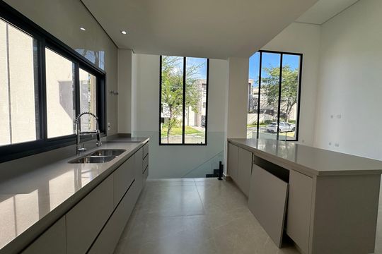 Cozinha de casa de condomínio à venda com 4 quartos, 304m² em Santana de Parnaíba, Barueri