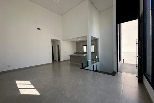 Sala de casa de condomínio à venda com 4 quartos, 304m² em Santana de Parnaíba, Barueri