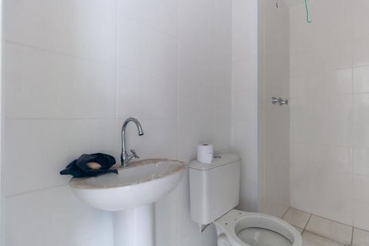 Banheiro de apartamento para alugar com 1 quarto, 37m² em Quinta da Paineira, São Paulo