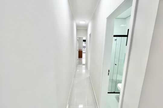 Corredor de casa à venda com 3 quartos, 123m² em Jardim São Paulo, São Paulo