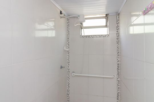 Banheiro de apartamento para alugar com 2 quartos, 92m² em Conjunto Habitacional Santa Etelvina Ii, São Paulo