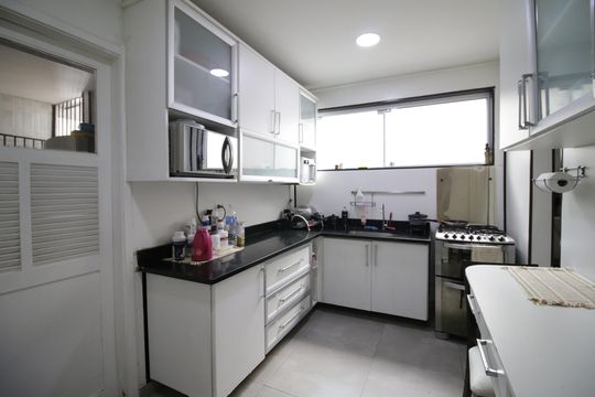 Cozinha de casa de condomínio para alugar com 4 quartos, 375m² em Freguesia (jacarepaguá), Rio de Janeiro