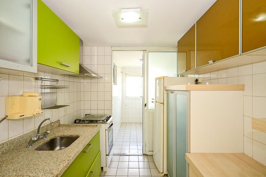 Cozinha de apartamento para alugar com 2 quartos, 70m² em Vila Andrade, São Paulo