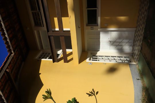 Fachada de casa de condomínio para alugar com 1 quarto, 55m² em Pituaçu, Salvador