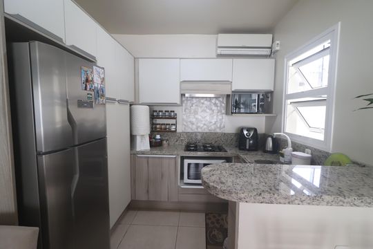 Cozinha de casa de condomínio à venda com 2 quartos, 72m² em São José, Novo Hamburgo