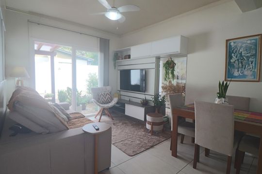 sala de casa de condomínio à venda com 2 quartos, 72m² em São José, Novo Hamburgo