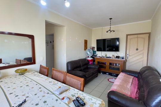 Sala de apartamento para alugar com 3 quartos, 70m² em Jardim Santa Edwirges, Guarulhos