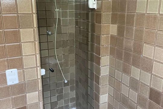 Banheiro de apartamento para alugar com 2 quartos, 96m² em Itapuã, Salvador