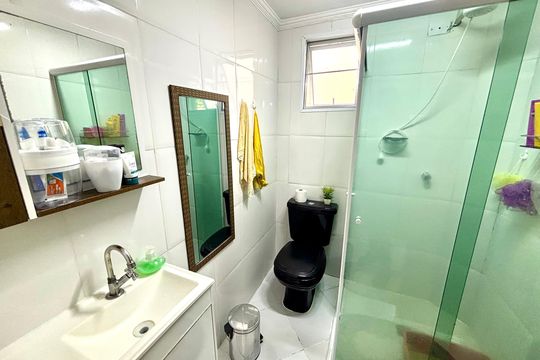 Banheiro de apartamento à venda com 2 quartos, 43m² em Vila Paranagua, São Paulo