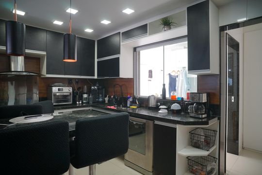 Cozinha de casa à venda com 4 quartos, 249m² em Itaipu, Niterói