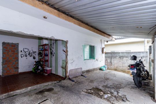 Garagem de casa à venda com 3 quartos, 120m² em Jardim Santa Cruz, São Paulo