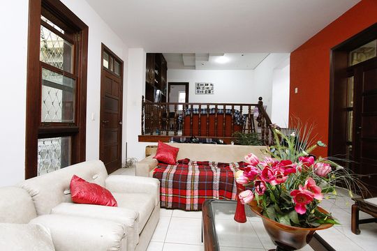 Casa à venda com 4 quartos, 300m² em Carlos Prates, Belo Horizonte