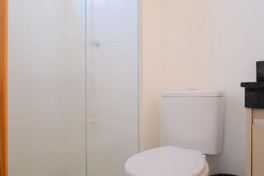 Banheiro de kitnet/studio para alugar com 1 quarto, 24m² em Vila Gomes Cardim, São Paulo