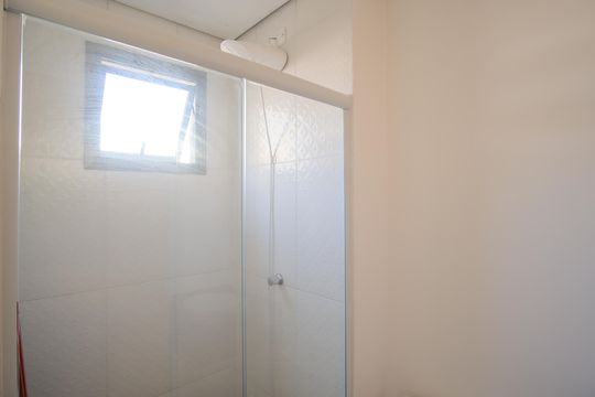 Banheiro de kitnet/studio para alugar com 1 quarto, 24m² em Vila Gomes Cardim, São Paulo