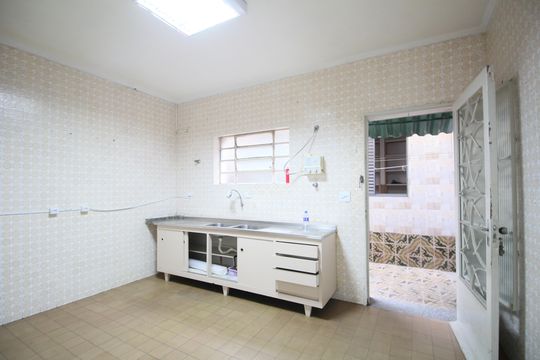 Cozinha de casa à venda com 2 quartos, 123m² em Jardim Bom Tempo, Taboão da Serra