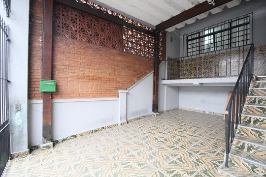 Garagem de casa à venda com 2 quartos, 123m² em Jardim Bom Tempo, Taboão da Serra