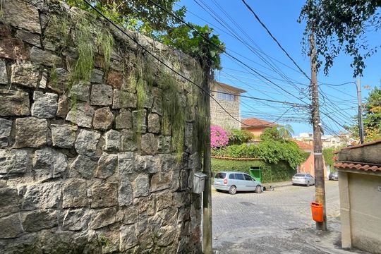 Fachada  de casa de condomínio para alugar com 4 quartos, 150m² em Jardim Botânico, Rio de Janeiro