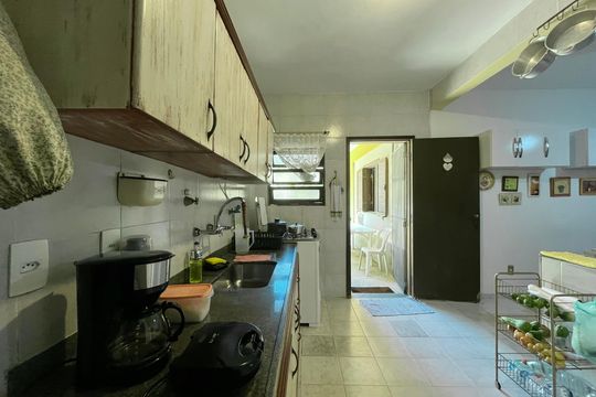 Cozinha de casa de condomínio para alugar com 4 quartos, 150m² em Jardim Botânico, Rio de Janeiro