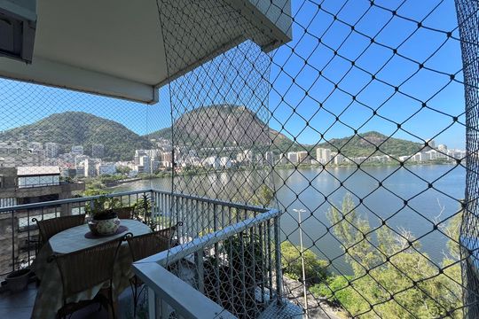 Vista  de apartamento à venda com 3 quartos, 120m² em Lagoa, Rio de Janeiro
