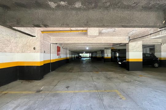 Garagem  de apartamento à venda com 3 quartos, 120m² em Lagoa, Rio de Janeiro