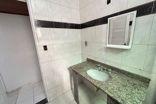 Banheiro de apartamento à venda com 3 quartos, 70m² em Todos Os Santos, Rio de Janeiro