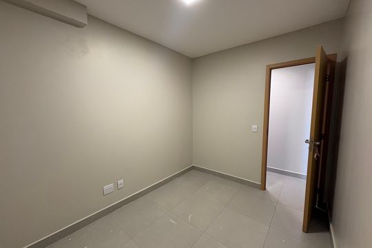 Quarto de apartamento à venda com 2 quartos, 68m² em Serrinha, Goiânia