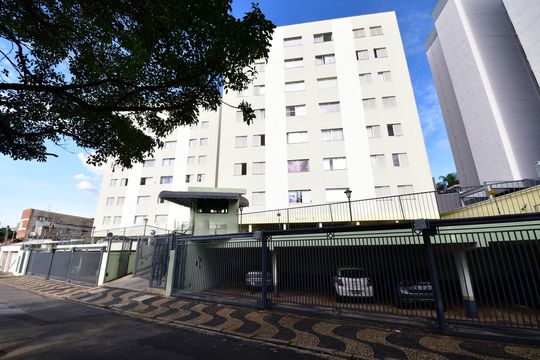 Fachada / Placa de apartamento à venda com 2 quartos, 90m² em Jardim Chapadão, Campinas