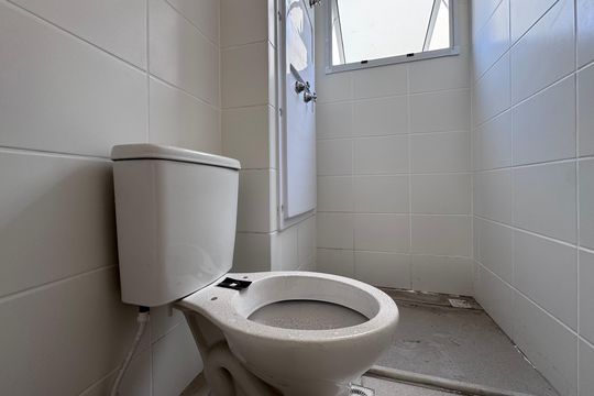 Banheiro Social de apartamento à venda com 2 quartos, 44m² em Vargem Grande, Rio de Janeiro