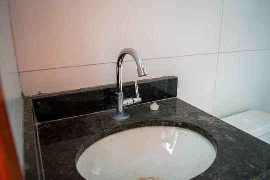 Banheiro de casa de condomínio para alugar com 2 quartos, 40m² em Penha de França, São Paulo