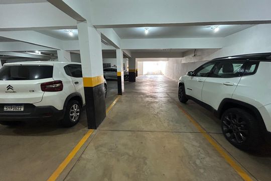 Garagem de apartamento para alugar com 2 quartos, 63m² em Santa Mônica, Uberlândia