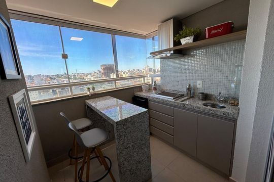 Varanda Gourmet de apartamento para alugar com 2 quartos, 63m² em Santa Mônica, Uberlândia